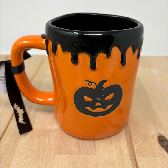 Rae Dunn Halloween BOO Mug Orange and Black Drip Design Black Interior New - Picture 2 of 4